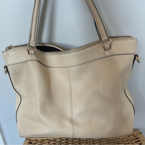 Ivory Coach Satchel - Picture 4 of 6